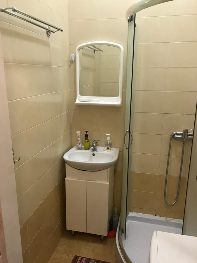 Apartment On Hoholya Street Чернивци Екстериор снимка