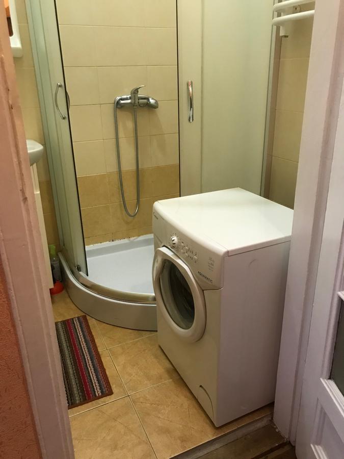 Apartment On Hoholya Street Чернивци Екстериор снимка