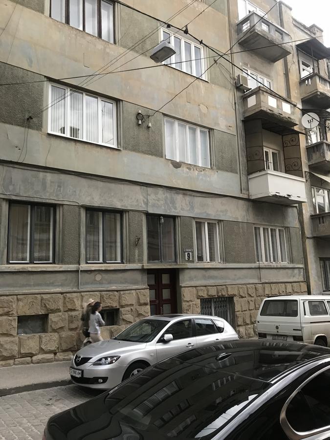 Apartment On Hoholya Street Чернивци Екстериор снимка